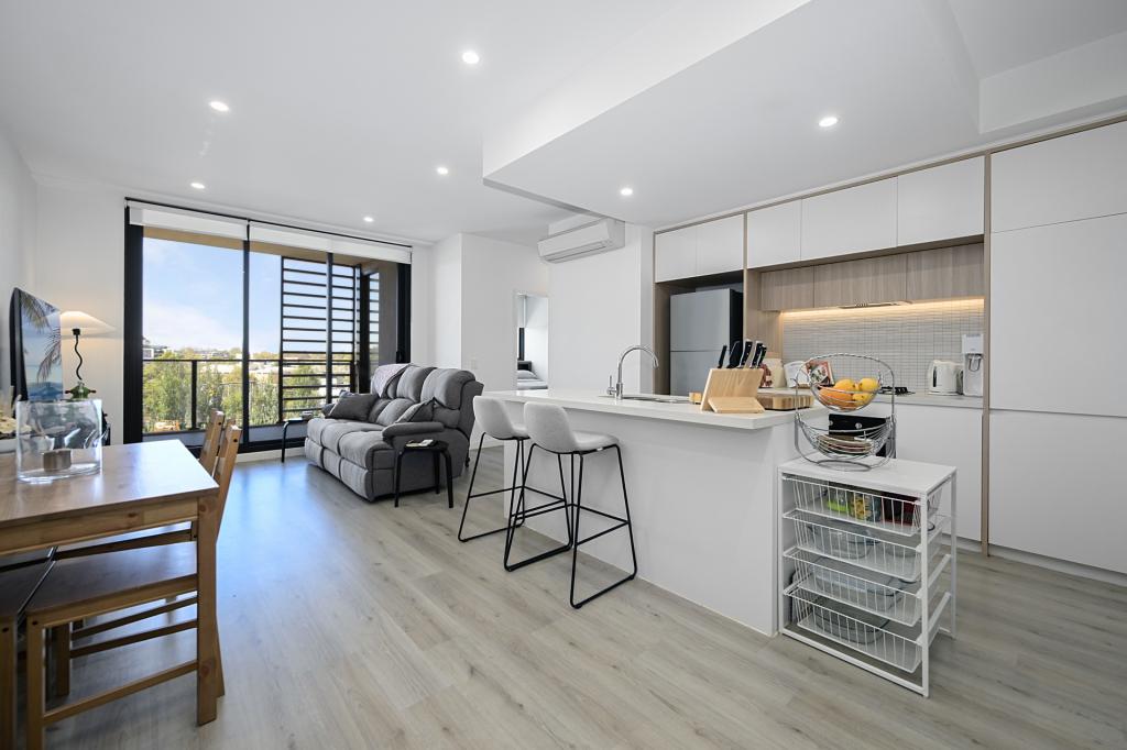 608/81b Lord Sheffield Cct, Penrith, NSW 2750