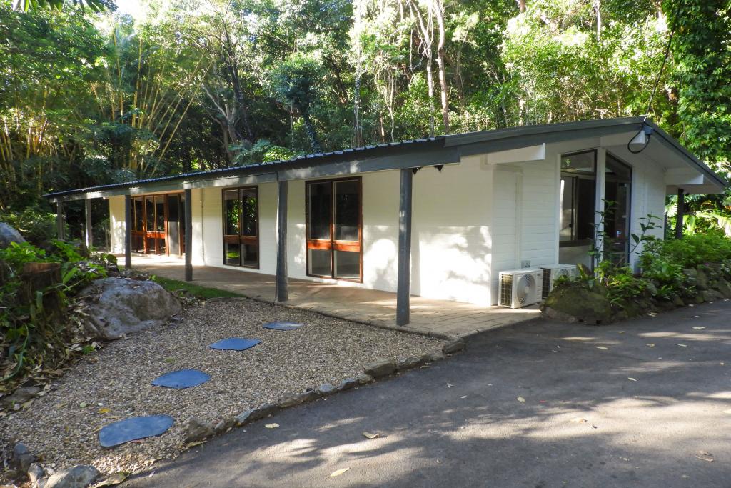 1304 Pine Creek Rd, East Trinity, QLD 4871