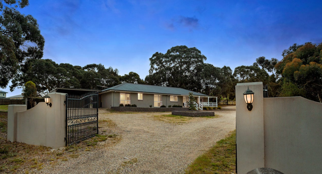 50 Sambell Rd, Sunbury, VIC 3429