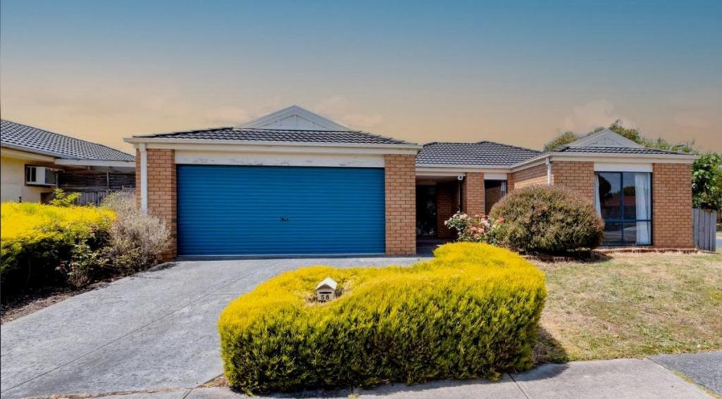 58 Bernborough Ave, Cranbourne West, VIC 3977