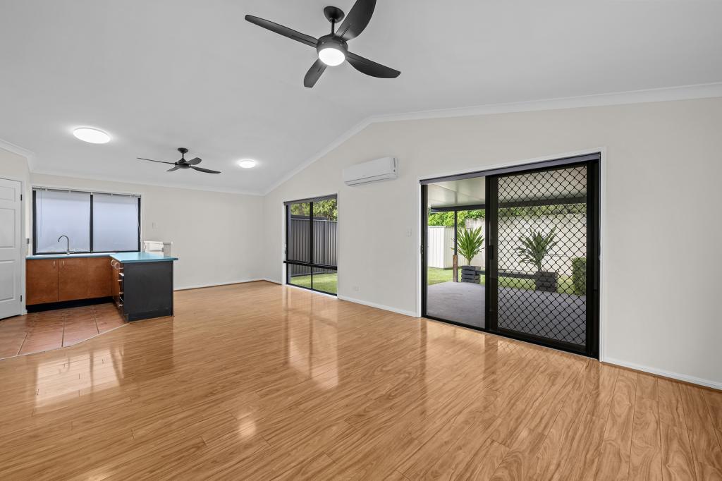 74 SERAFINA DR, HELENSVALE, QLD 4212