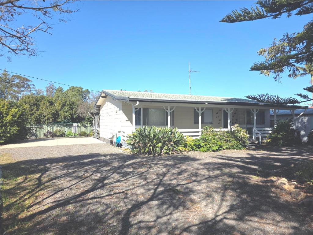 10 Beatty Bvd, Tanilba Bay, NSW 2319