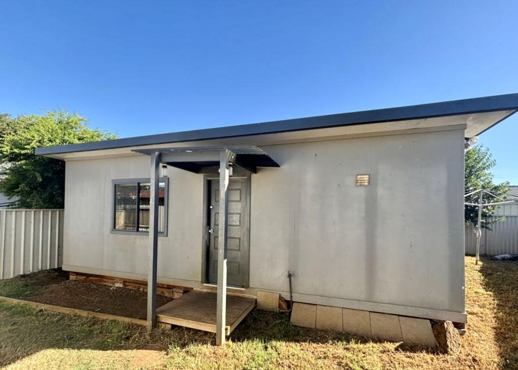 2b Rosalind Rd, Marayong, NSW 2148