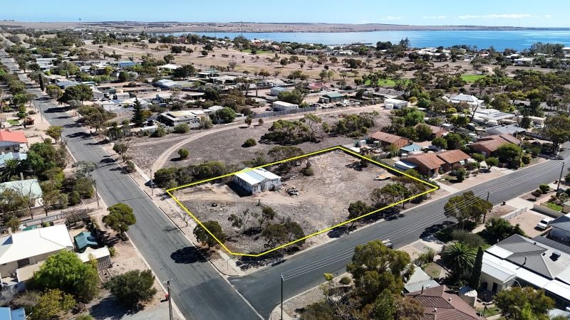 10 East Tce, Streaky Bay, SA 5680