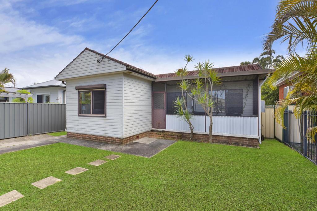 43 KARINGI ST, ETTALONG BEACH, NSW 2257
