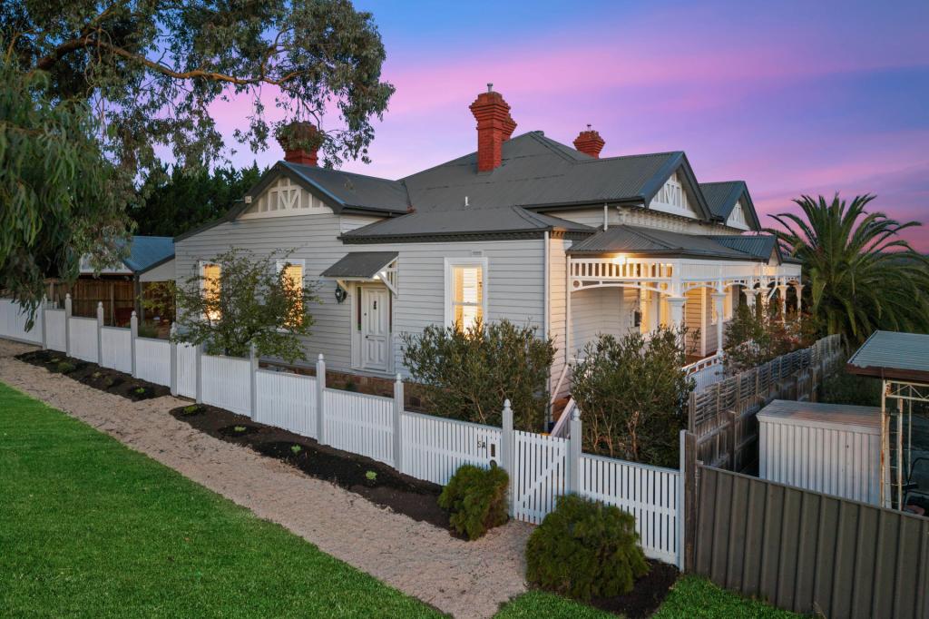 5a Harkness St, Quarry Hill, VIC 3550