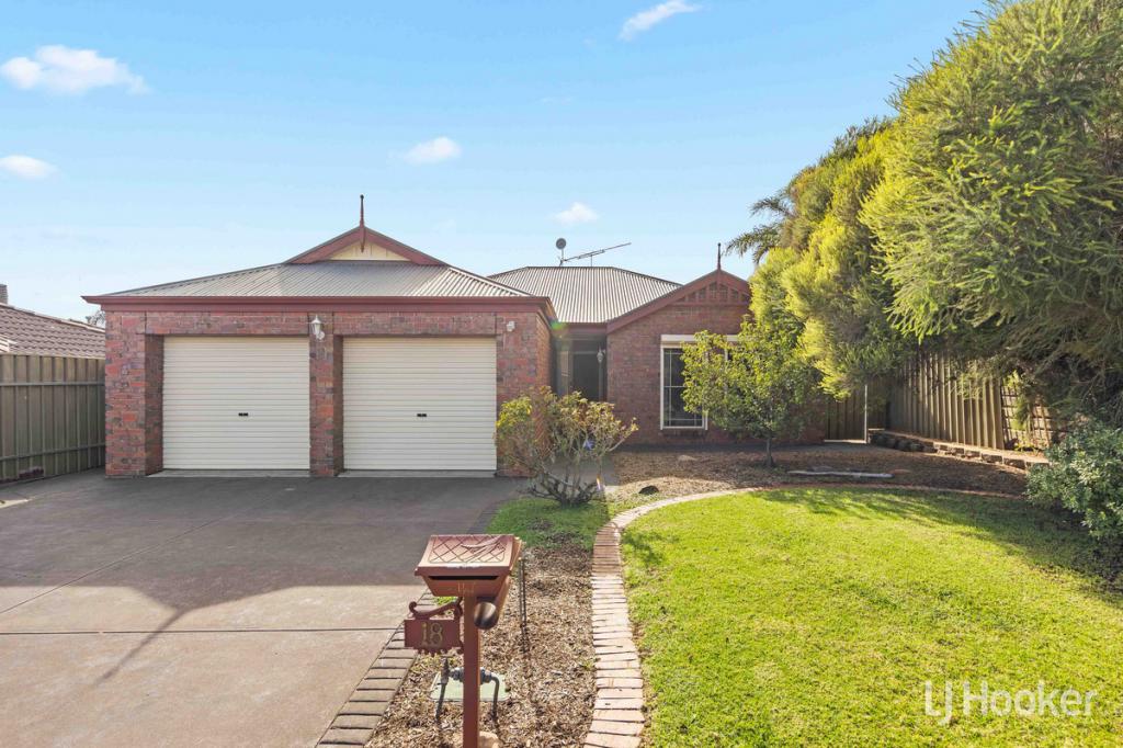 18 Mander Cres, Craigmore, SA 5114