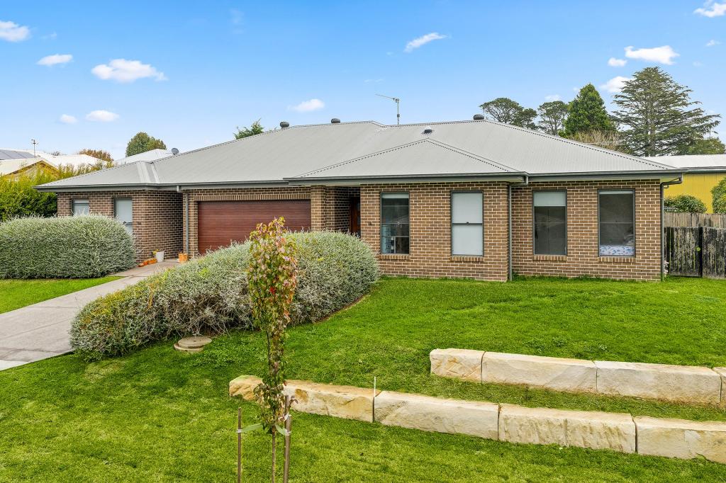 18 Daylesford Dr, Moss Vale, NSW 2577