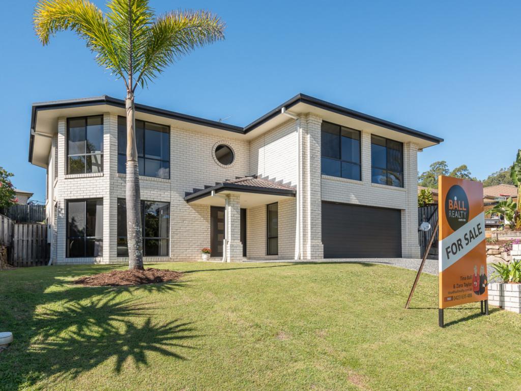 4 Sandow St, Pacific Pines, QLD 4211