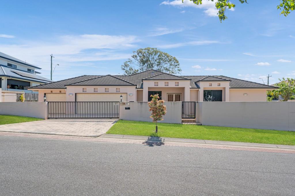 15 Cerbaia Cl, Bridgeman Downs, QLD 4035