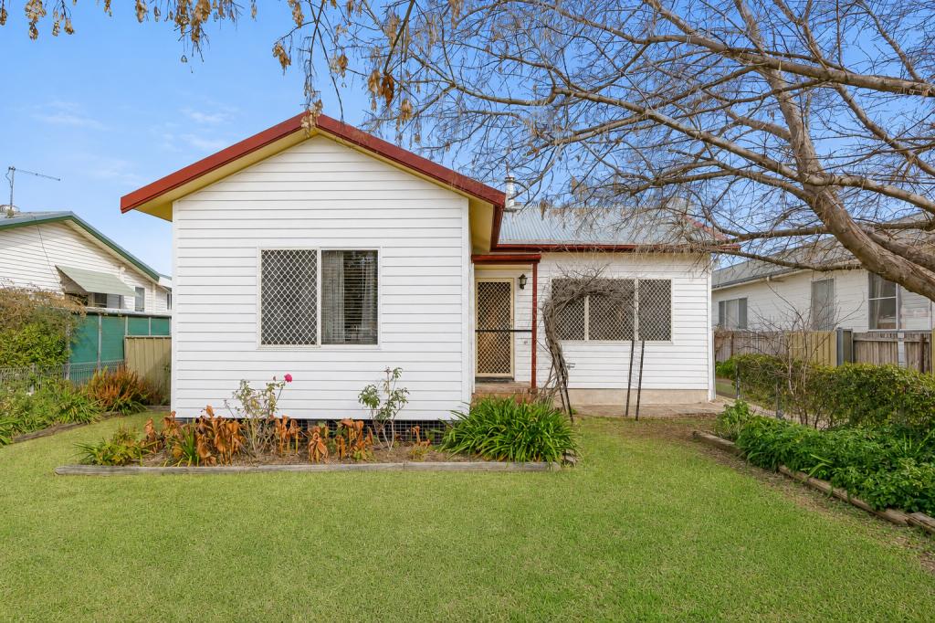 50 Stewart Ave, West Tamworth, NSW 2340