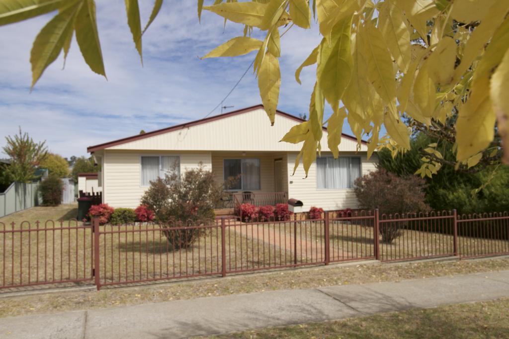 18 Park St, Uralla, NSW 2358