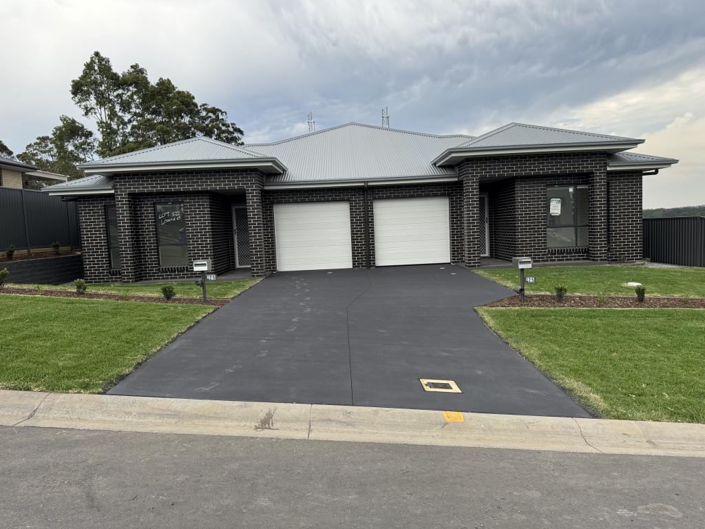 2/25 Loane Cct, Farley, NSW 2320