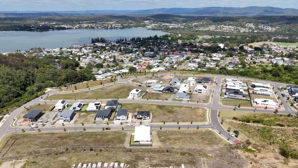 18 WINAKANG ST, SPEERS POINT, NSW 2284