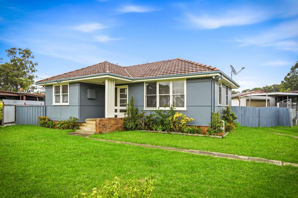 15 PALAU CRES, LETHBRIDGE PARK, NSW 2770