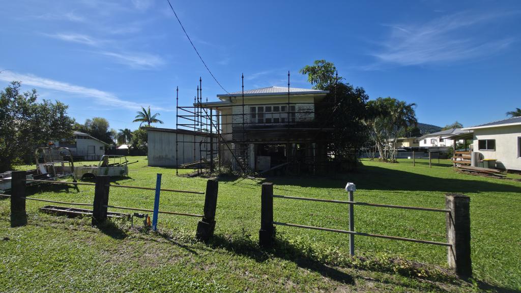 16 Murray St, Tully, QLD 4854