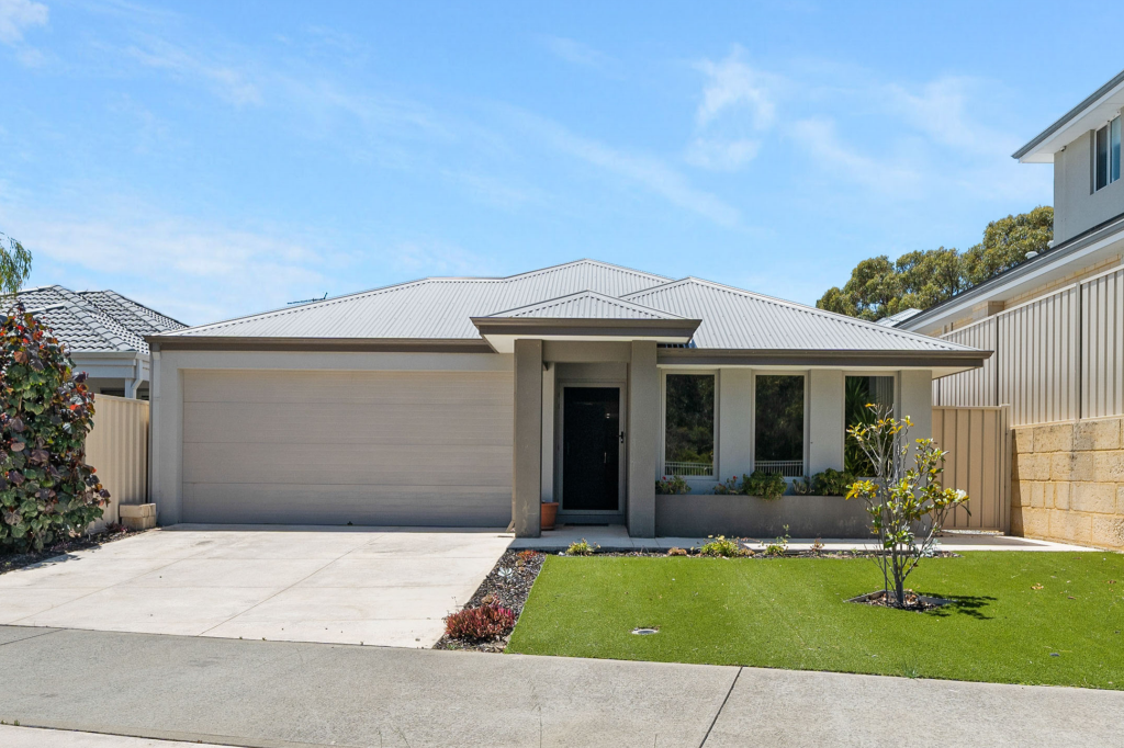 4 Dornoch Way, Meadow Springs, WA 6210