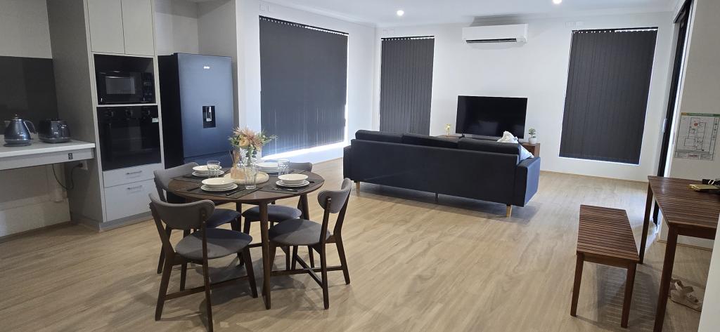 7 Bloomfield Dr, Hilbert, WA 6112