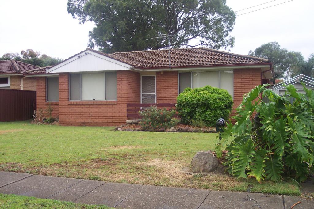 83 Railway Rd, Quakers Hill, NSW 2763