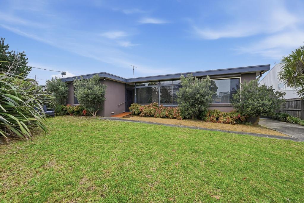 40 WILLIAMS ST, INVERLOCH, VIC 3996