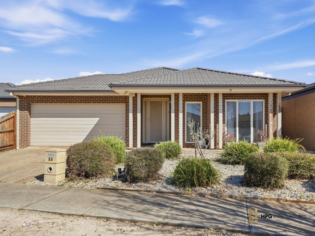 11 ABBOTT ST, MELTON SOUTH, VIC 3338