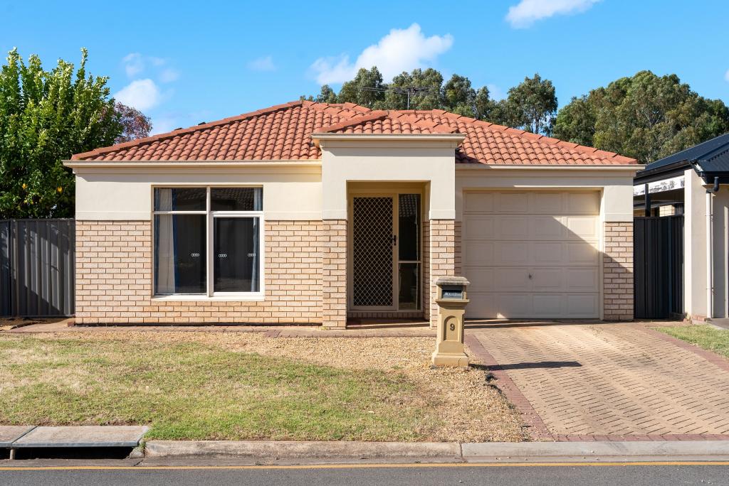 9 OAKWOOD CCT, MUNNO PARA WEST, SA 5115