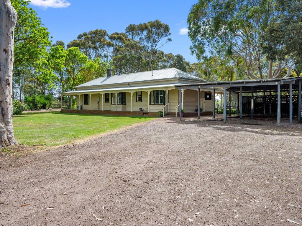 3118 Hamilton Hwy, Caramut, VIC 3274