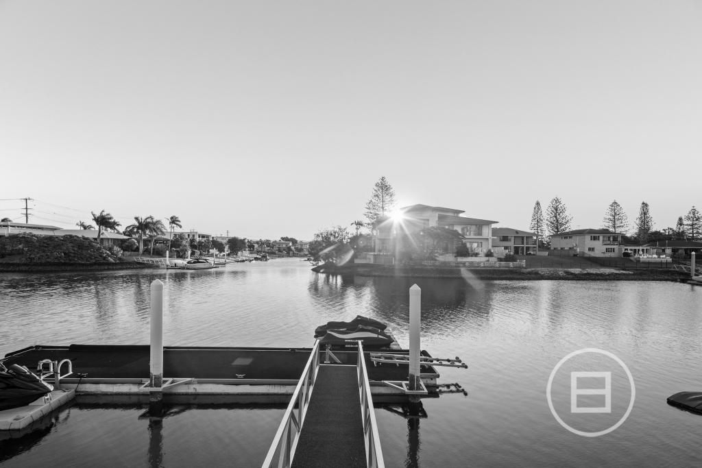 29 Allambi Ave, Broadbeach Waters, QLD 4218