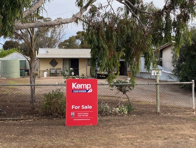 19 O'Malley St, Cummins, SA 5631