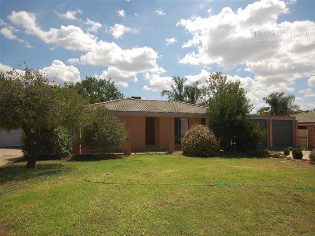 26 Langi Cres, Glenfield Park, NSW 2650