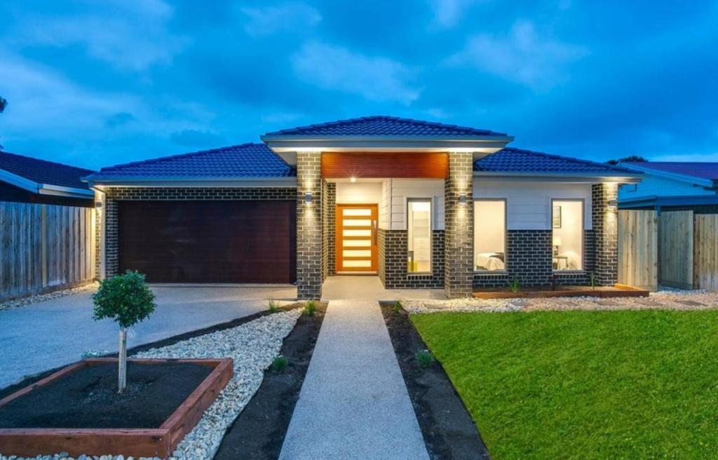 102 ALMA ST, TOOTGAROOK, VIC 3941