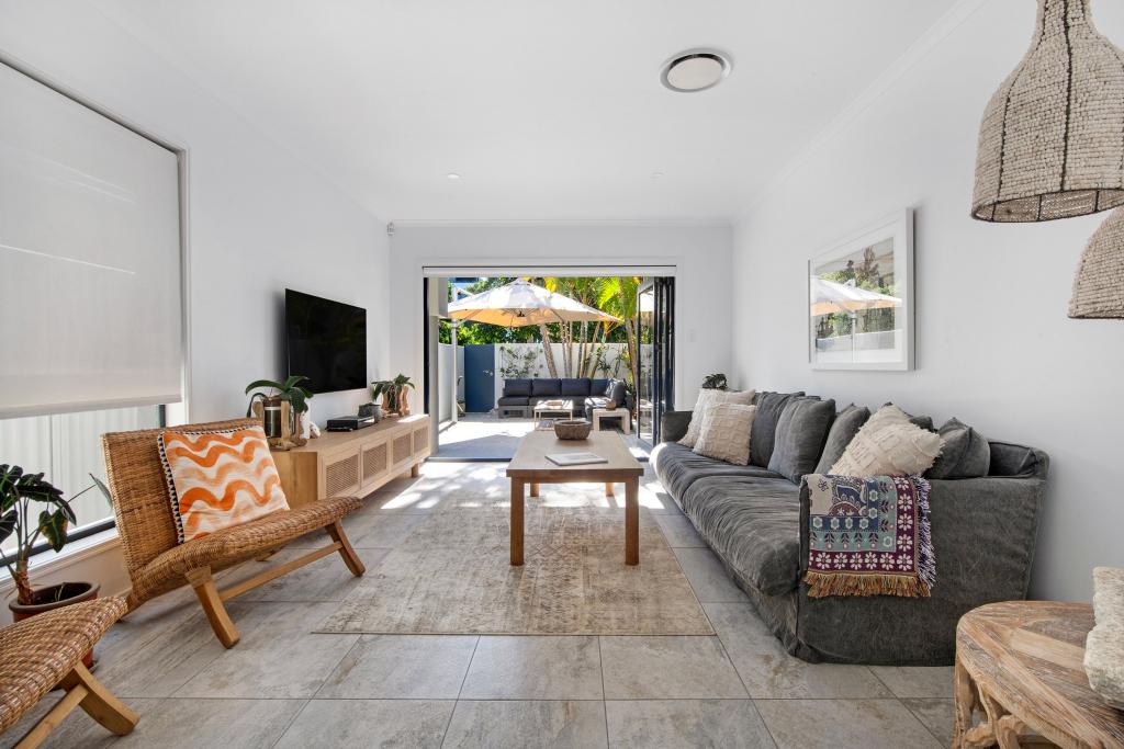 2/37 Montana Rd, Mermaid Beach, QLD 4218