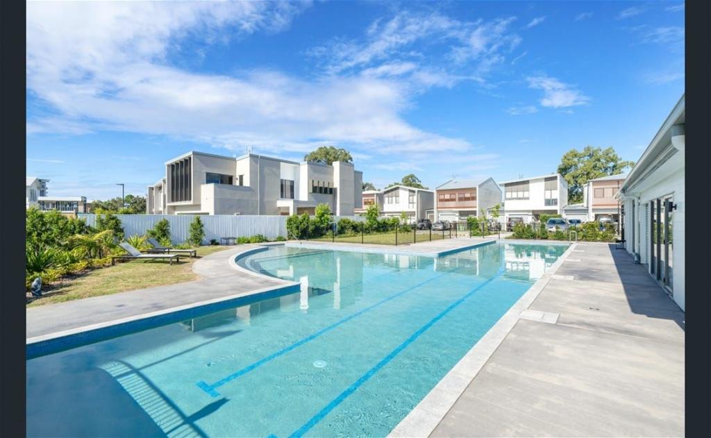 27/1 LYRA AVE, HOPE ISLAND QLD 4212, HOPE ISLAND, QLD 4212