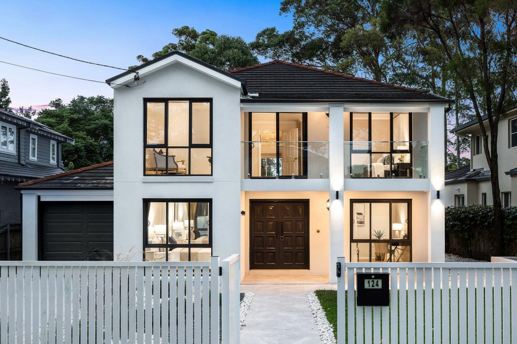 124 MIDDLE HARBOUR RD, EAST LINDFIELD, NSW 2070