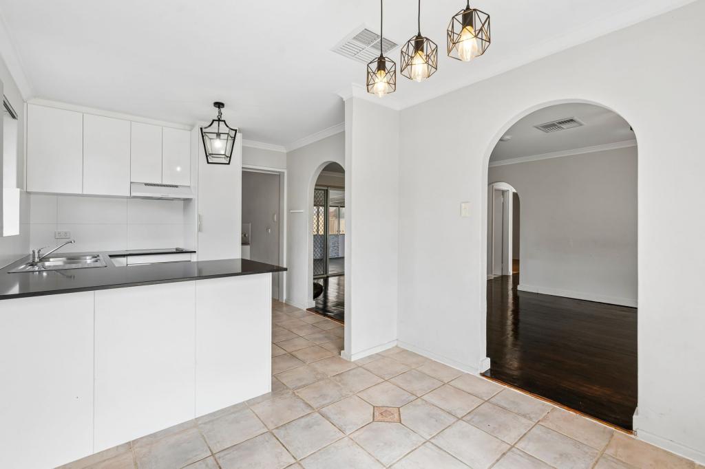 28 Wooramel Cres, Gosnells, WA 6110