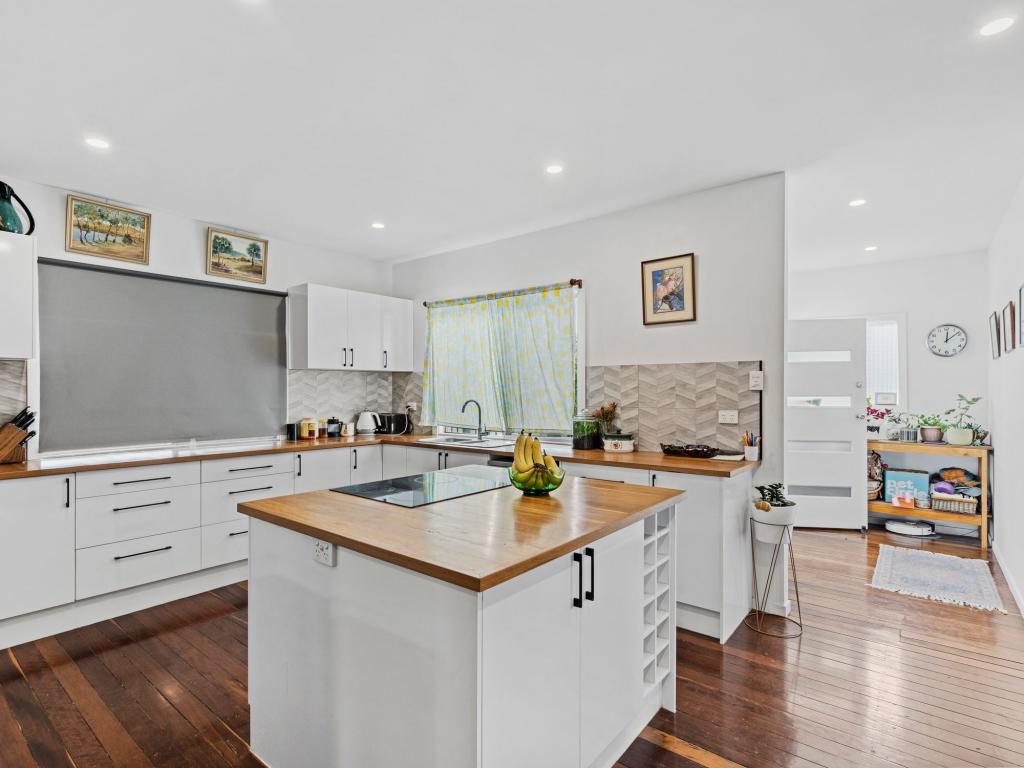 11 Moolabin Cres, Yeerongpilly, QLD 4105