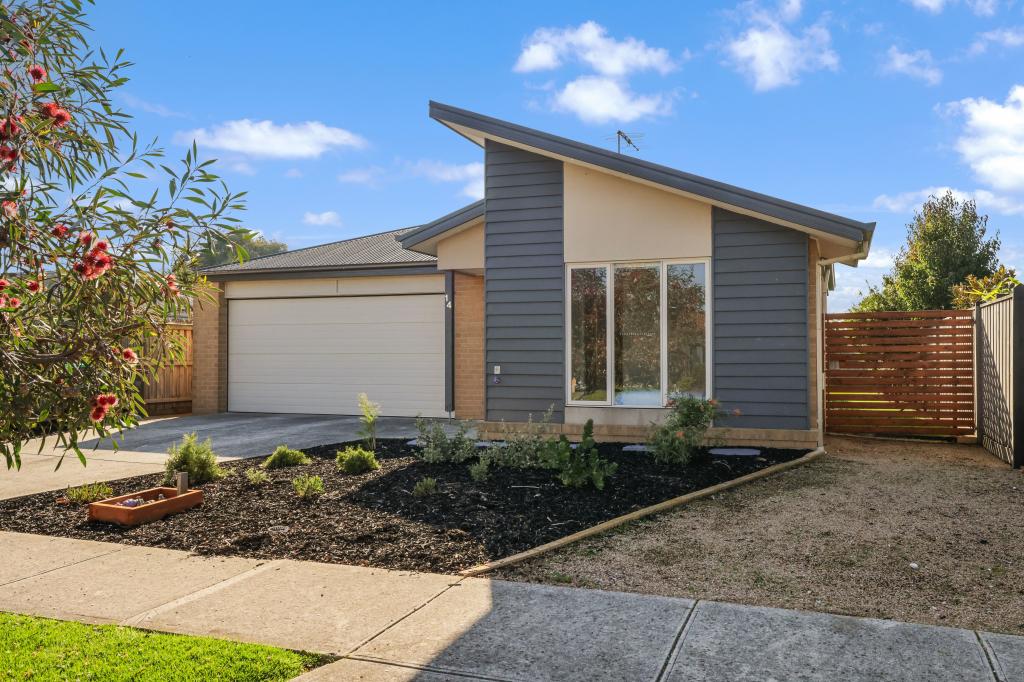 14 Waldorf Rd, Cowes, VIC 3922