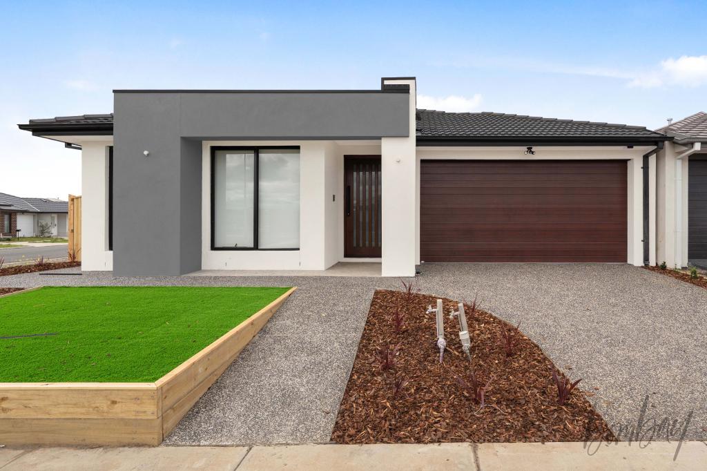 1 Helm Dr, Mickleham, VIC 3064