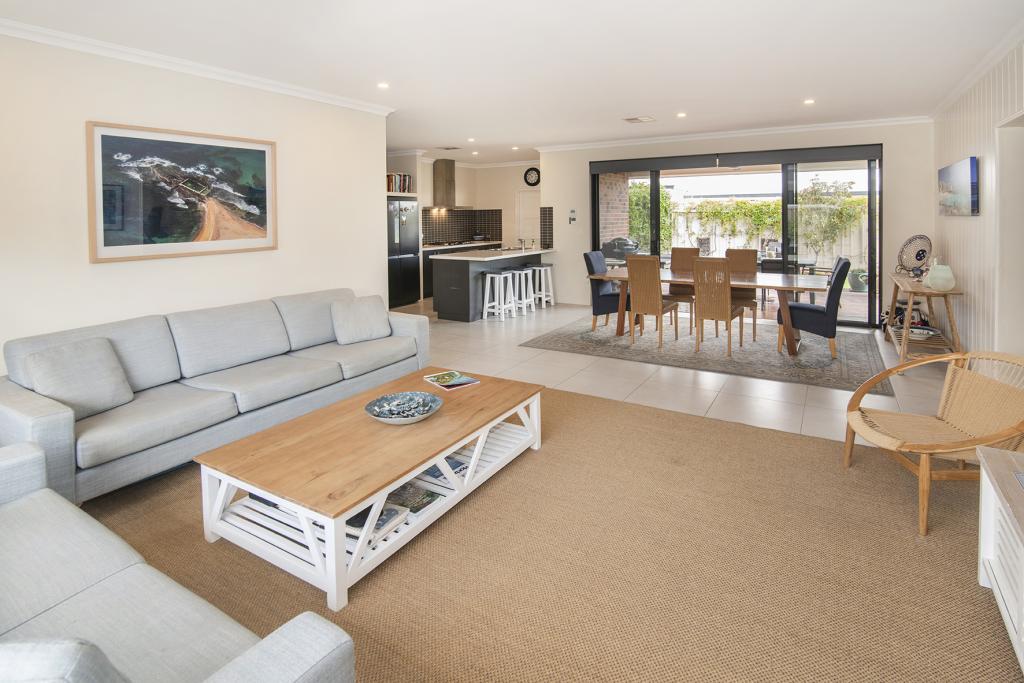3 Roanoke Way, Dunsborough, WA 6281