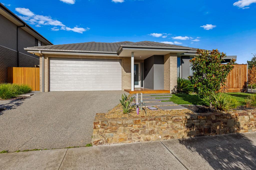 4 Snead Bvd, Cranbourne, VIC 3977