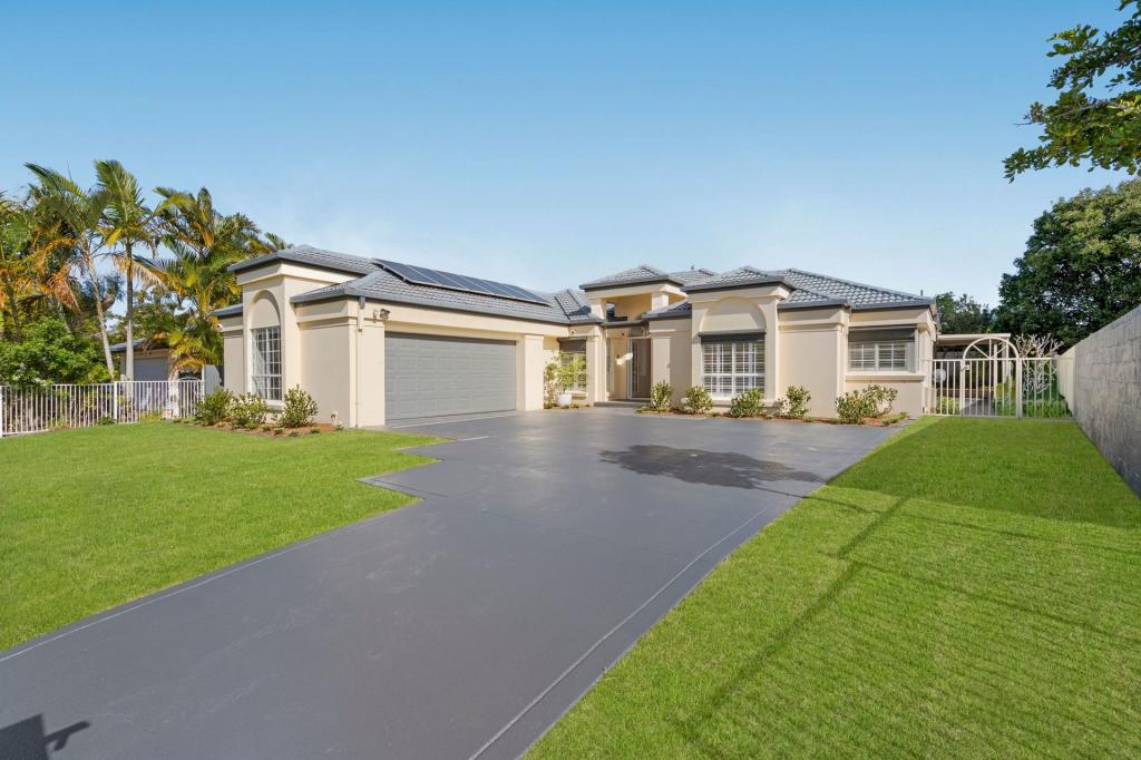 24 Clipper Bvd, Clear Island Waters, QLD 4226