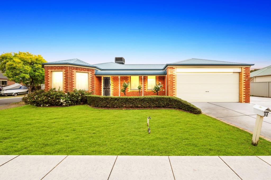 31 Hartland Cct, Pakenham, VIC 3810