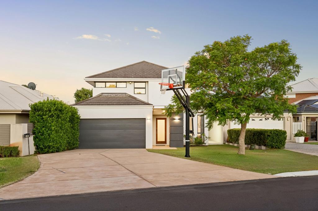 42 Crawshaw Cres, Manning, WA 6152