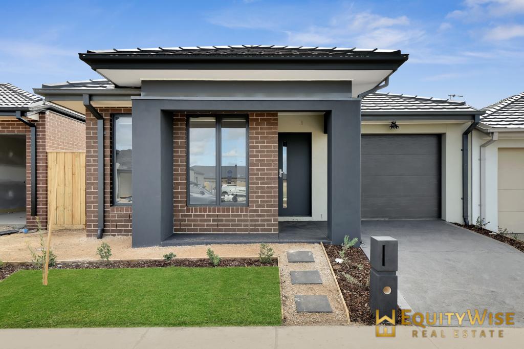 6 Brushton St, Manor Lakes, VIC 3024