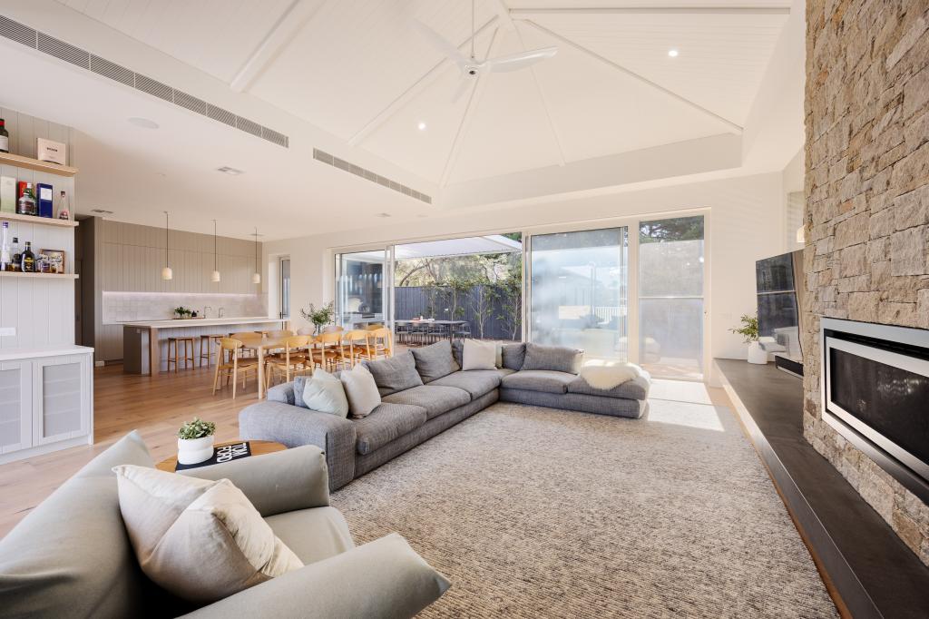 10 Sullivan St, Sorrento, VIC 3943