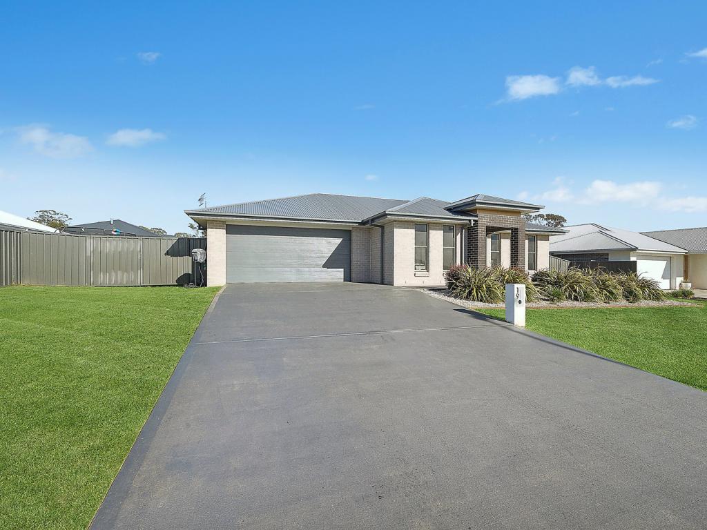 19 SUTTOR AVE, CAERLEON, NSW 2850