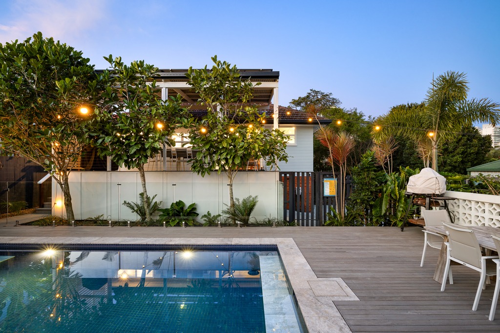 26 Chester Tce, Southport, QLD 4215