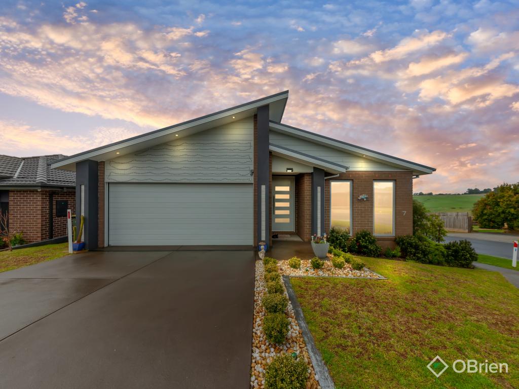 7 Saxon Rd, Drouin, VIC 3818