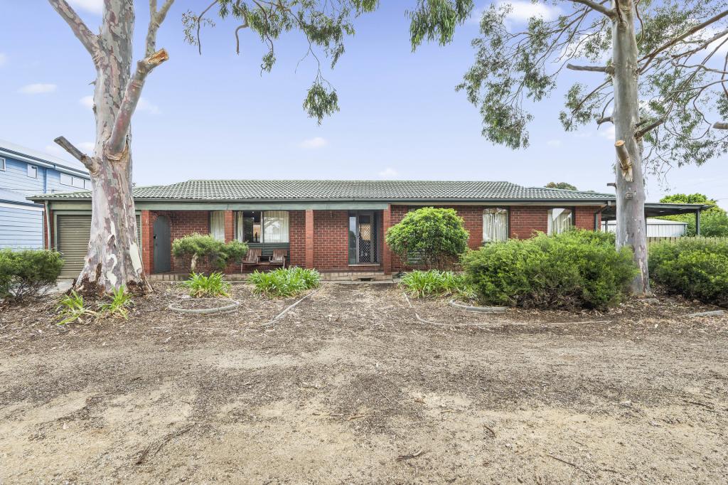 18 Dickson Rd, Morphett Vale, SA 5162