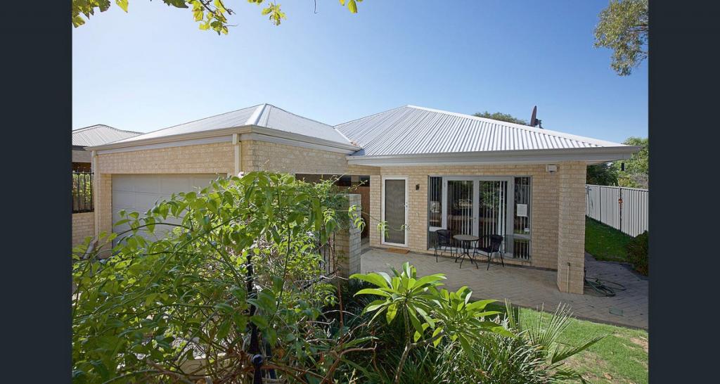 4/6 Valley Rd, Halls Head, WA 6210